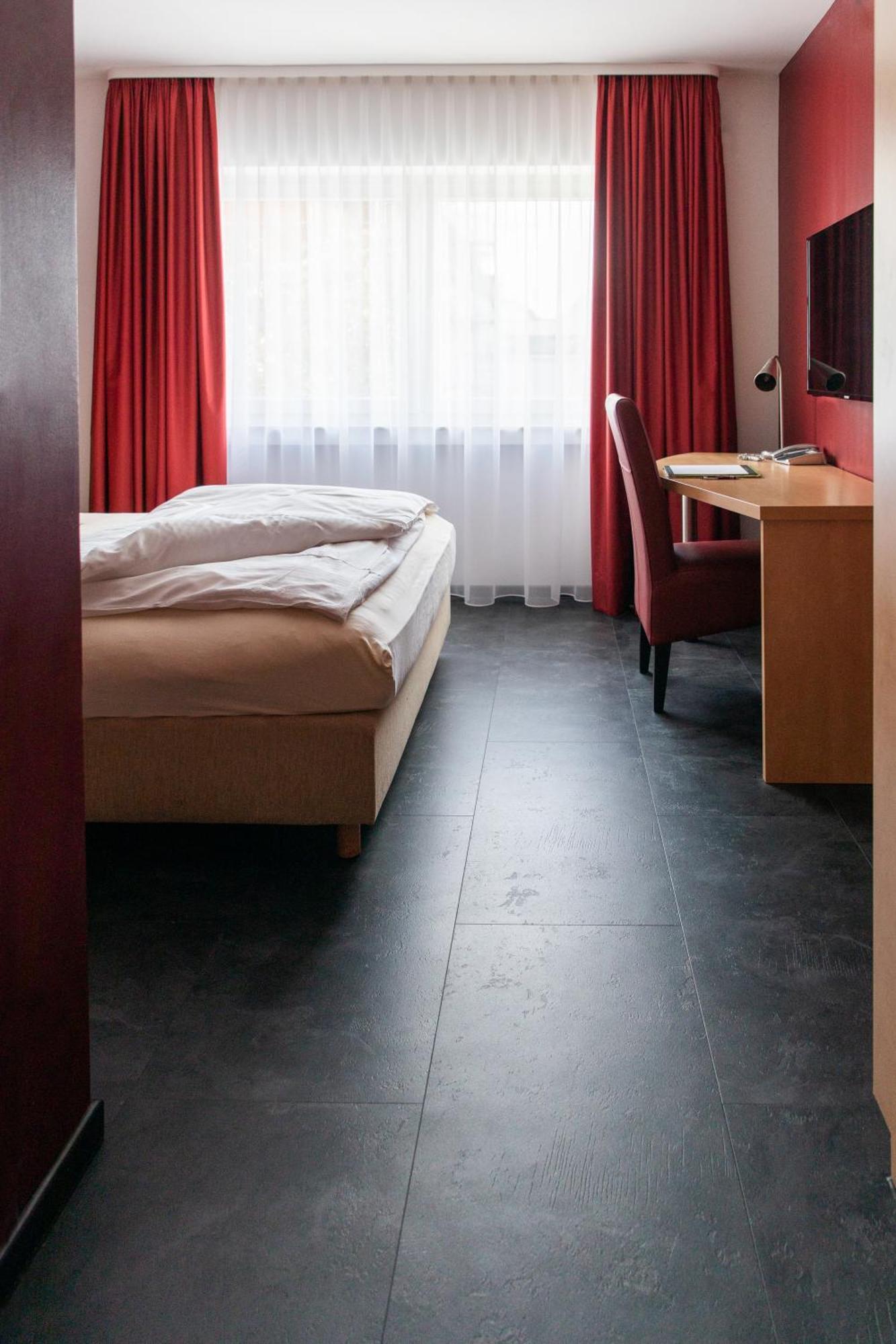 Mein Schlosshotel Хойзенштамм Экстерьер фото